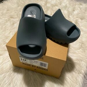 Yeezy kid slides size 11c